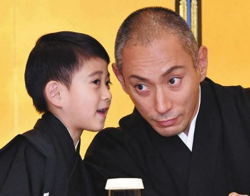 市川海老蔵の息子の勸玄くん かんげん の小学校は姉 麗禾ちゃん と同じ 年齢は何歳 Nakano Trend 市川海老蔵の息子の勸玄くん かんげん の小学校は姉 麗禾ちゃん と同じ 年齢は何歳 Nakano Trend
